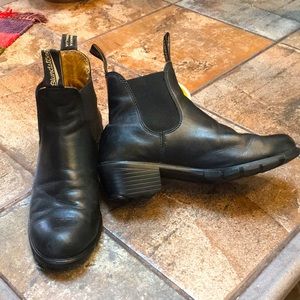 Rehabbed black Blundstone heeled boots, size US8